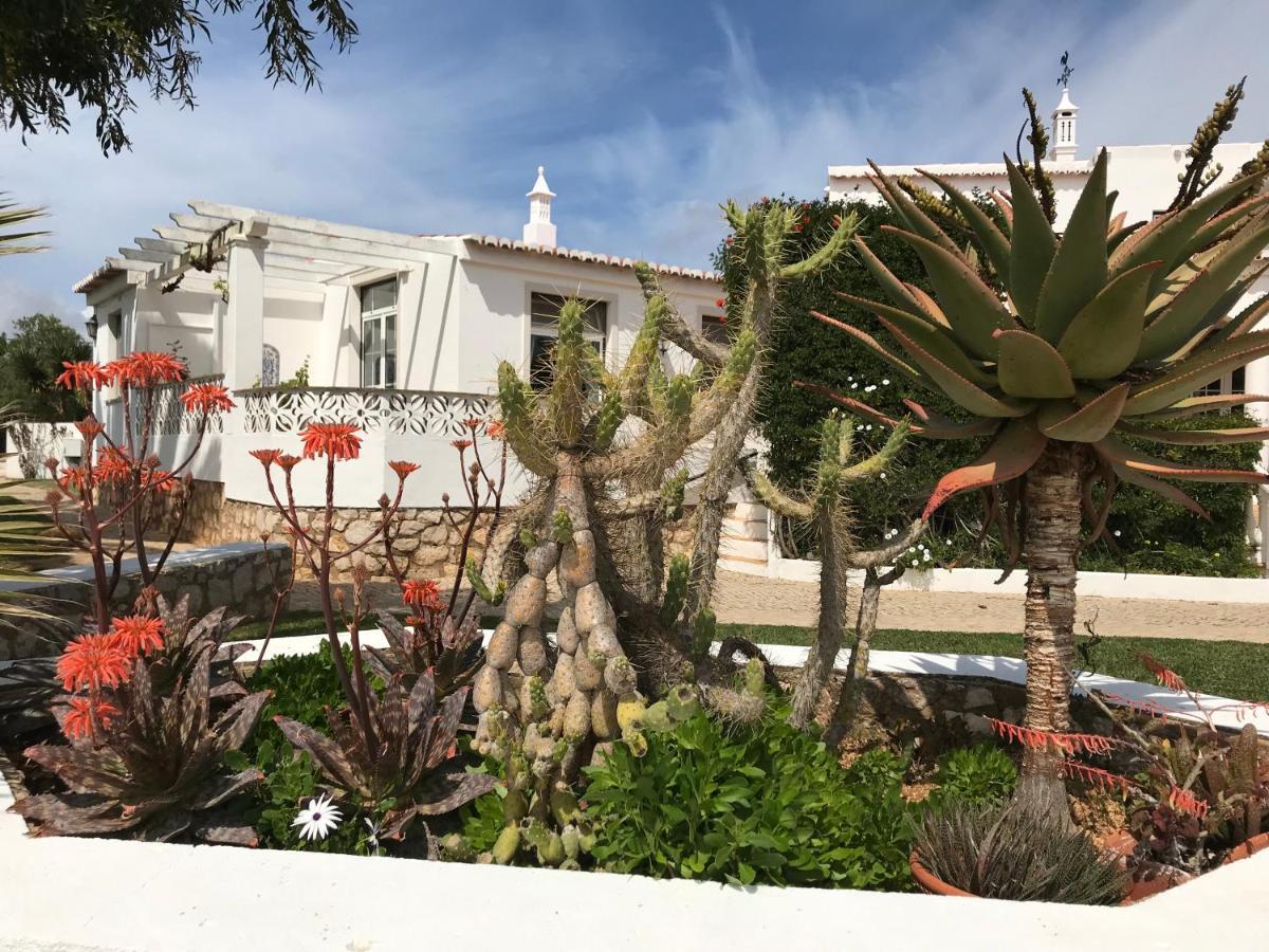 Casa Beachcomber Le Jardin Des Arts Lagos Exterior photo